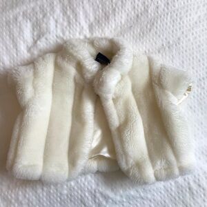 Children’s Place Super Soft & Fluffy Faux Fur Coat Vest 3T Cream White